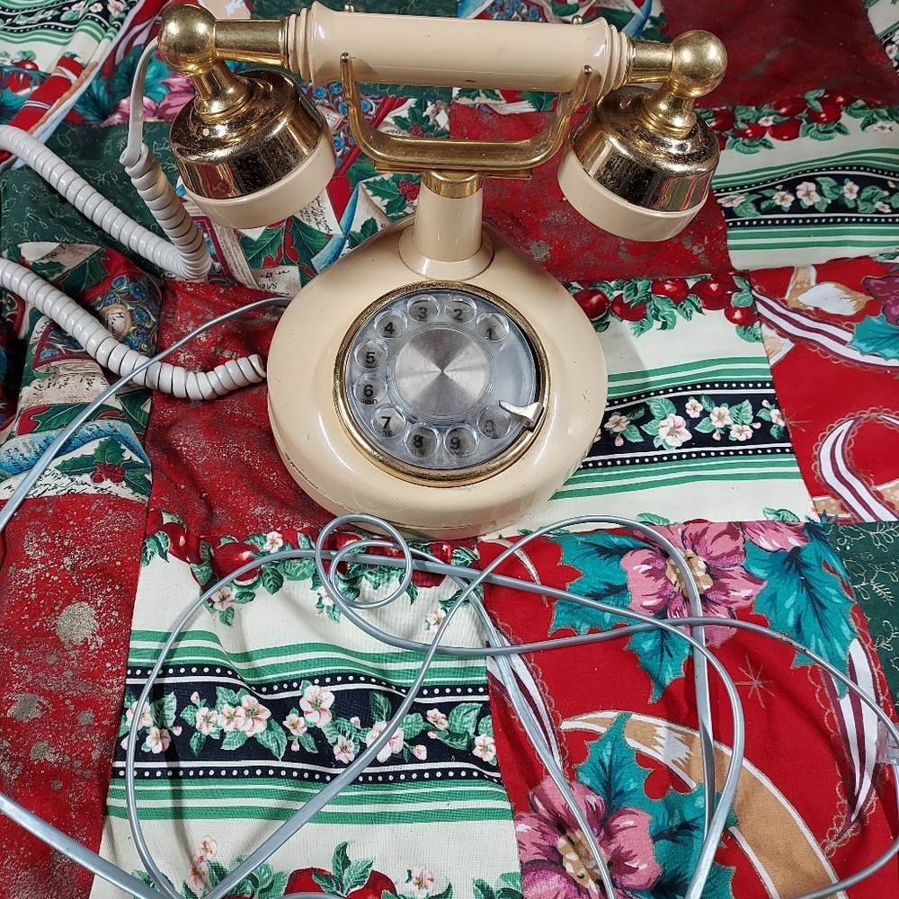 French phone.